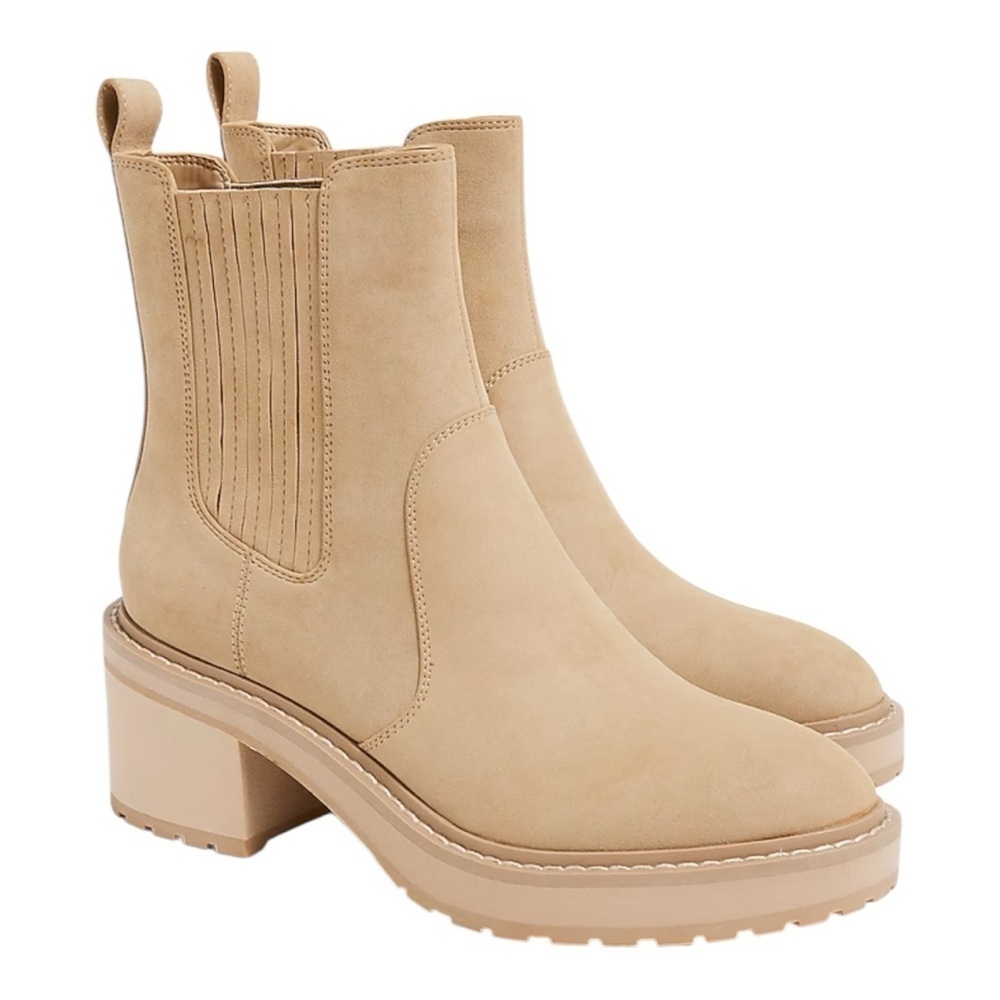 J. CREW Lug Sole Heeled Chelsea Boot In Cashew Size 7 NEW